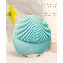 foreo-luna-mini-3-smart-facial-cleansing-massager