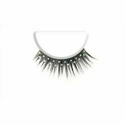 perfect-silk-lashes-decorated-eyelashes-with-sparkle-studs-maksligas-skropstas